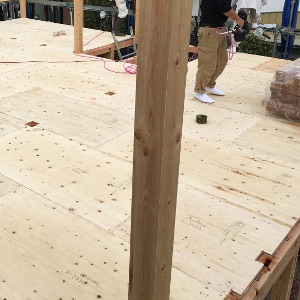 X邸　建方が始まり、無事上棟！