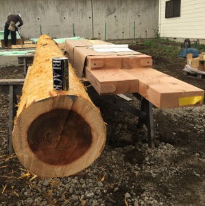 K邸　通し柱（丸太）到着！