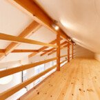 勾配天井を利用したロフトは大きな秘密基地